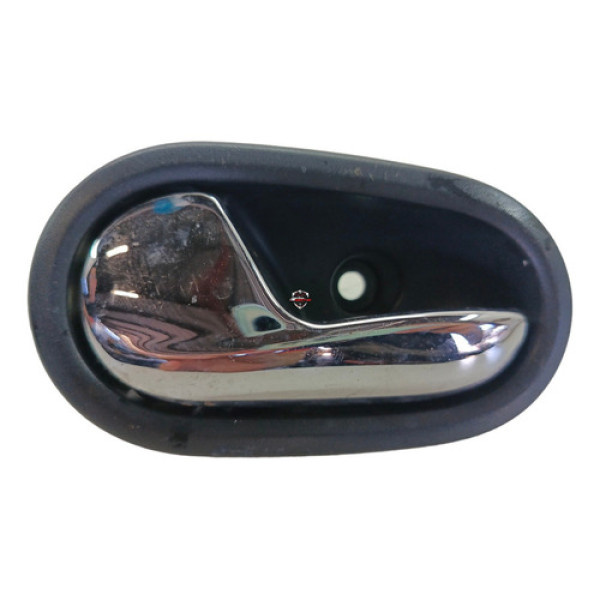 Maçaneta Interna Esquerdo Renault Sandero 2016 Prata Traseira