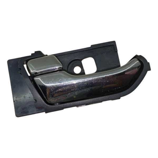 Maçaneta Interna Daint Esquerda Gm S10 2015 Cromado Dianteira