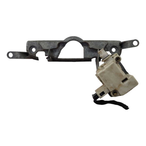 Suporte Trava Eletrica Tampa Traseira Vw Polo 2006 6q6827601