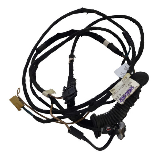 Chicote Direito Tampa Traseira Vw Golf Sportiline 2018